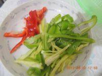 好吃的香干炒肉丝做法图解4)