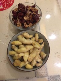 诱人的姜枣茶做法图解1)