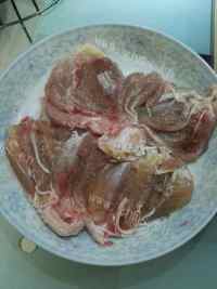 营养当归鸡肉卷做法图解2)