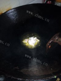 家常菜辣椒炒肉做法图解3)