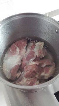 自制酱牛肉做法图解3)