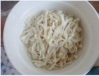 口感丰富的西红柿汤面做法图解9)