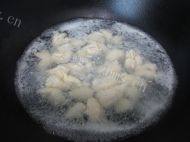 家常香菇土豆炖鸡块做法图解4)