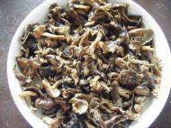 「健康美食」蘑菇炒肉的做法图解二