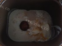美味的肉饼鸡蛋生菜汉堡做法图解1)