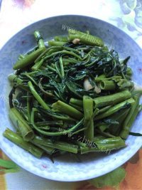 色香味浓的清炒空心菜做法图解6)