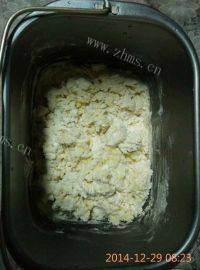 自制豆沙面包做法图解2)
