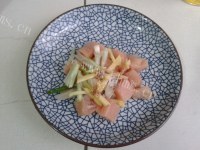 色泽鲜亮的盐酥鸡做法图解2)