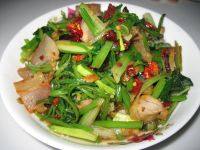 家常菜芹菜炒腊肉