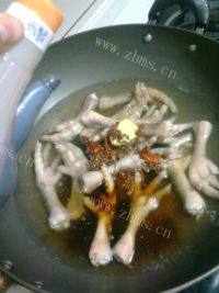 绿色食物之卤鸡爪做法图解9)