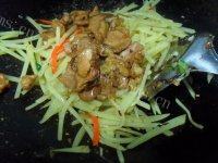 常吃不腻的土豆丝炒肉