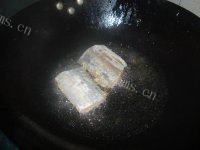 美味的焖带鱼做法图解4)