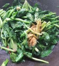 菠菜炒肉丝做法图解5)