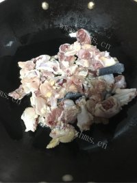辣椒炒鸡肉做法图解4)