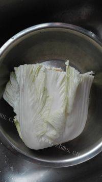 自己做的白菜猪肉水饺做法图解2)