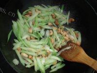 下酒菜西芹炒腰果