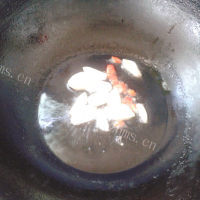 家常菜芥蓝炒腊肉做法图解4)