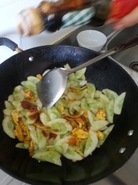 家常菜瓜片炒鸡蛋
