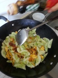 家常菜瓜片炒鸡蛋