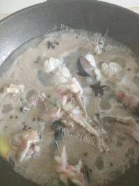 「自制」丑鱼豆腐汤做法图解16)