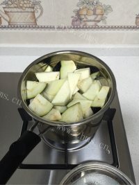 家常菜蒜蓉茄子做法图解2)