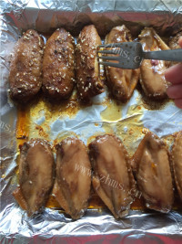 美味的孜然烤鸡翅做法图解14)