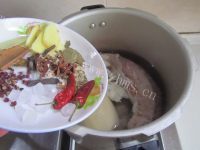 家常菜回锅牛肉做法图解2)