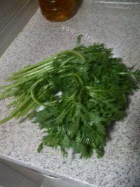 一绝的蒜蓉茼蒿做法图解1)