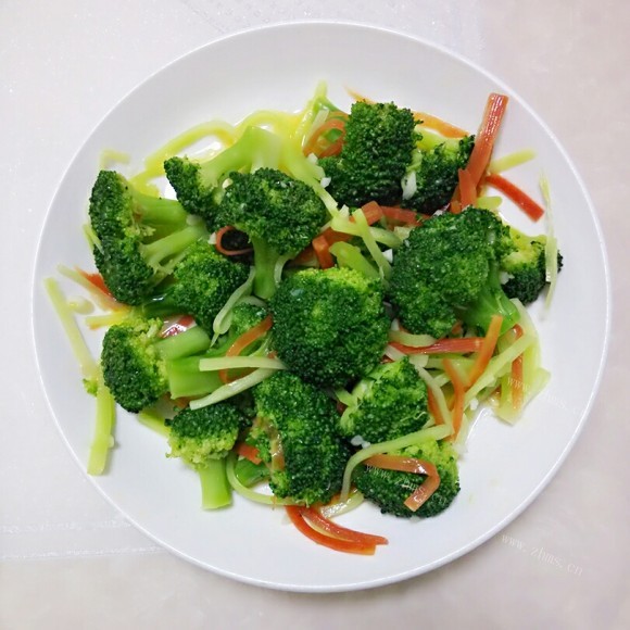 美味的蒜蓉西兰花