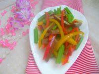 清爽的芹菜炒豆干