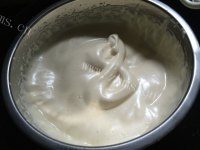 色香味浓的海绵纸杯蛋糕做法图解4)