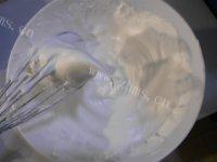 「DIY美食」戚风蛋糕卷做法图解8)