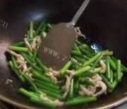 蒜苔炒肉做法图解5)