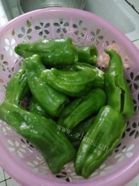 好吃的青椒炒肉做法图解2)