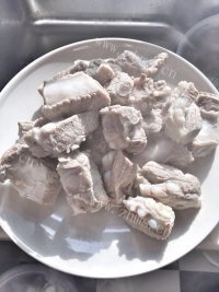 美味的沪派糖醋排骨做法图解3)