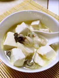 美味的牡蛎豆腐汤