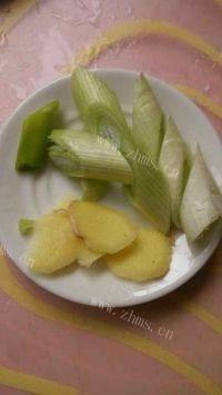 家常菜番茄牛腩汤做法图解3)