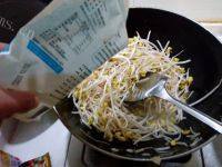 家常清炒豆芽做法图解3)