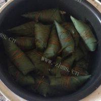 美味的红枣粽子做法图解10)