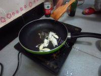 家常菜木耳小炒肉做法图解6)