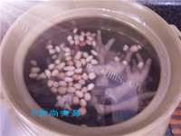 鸡爪猪骨木瓜汤做法图解7)
