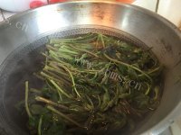 美味的炸香椿鱼做法图解2)