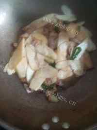 家常菜肉炒茭白