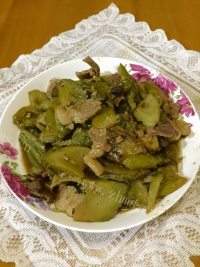 爽口解腻的肉焖苦瓜做法图解11)