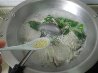 滋补的 鲜美可口长寿面做法图解12)