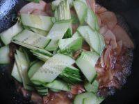 家常菜杏鲍菇黄瓜炒肉做法图解10)