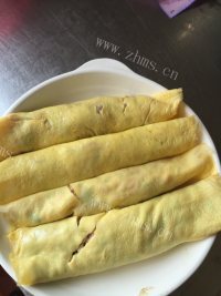 好吃的蛋包肉卷做法图解2)