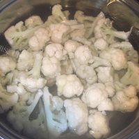 质嫩爽口的花菜炒肉做法图解3)