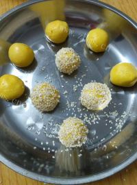美味芝麻花生团子做法图解15)