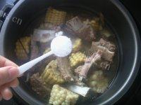 色味俱佳的玉米炖排骨